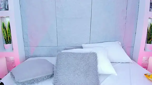 MiaCollson's cam snapshot