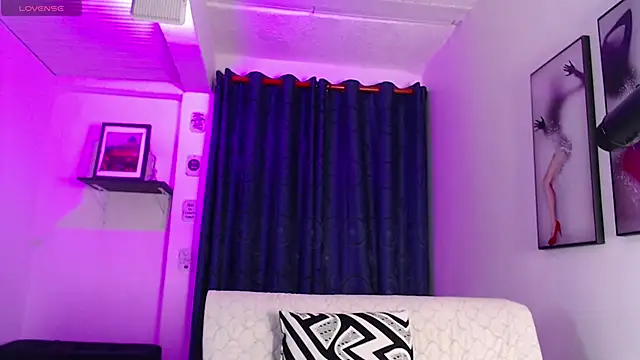 _evee_'s cam snapshot