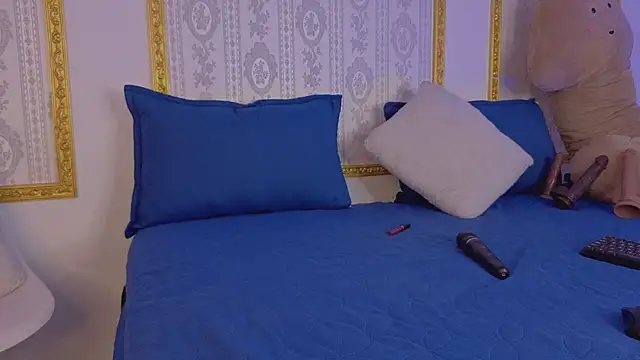 CandyQueenGold's cam snapshot