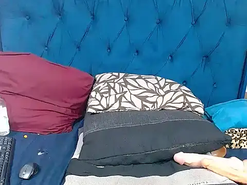 SwaziBeauty's cam snapshot