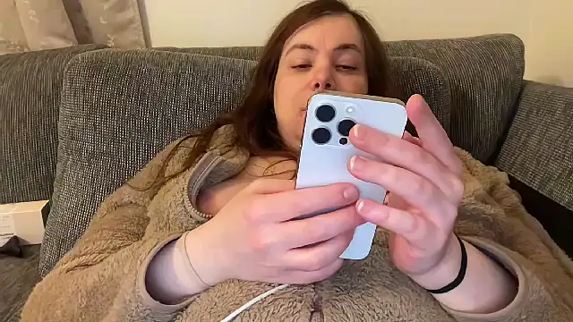 cumwithmee3 live sex cam