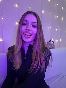 Elizabeth_Tay's cam snapshot