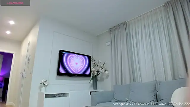 nicole_blueberry's cam snapshot