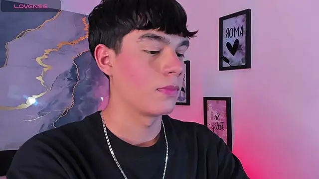 Isaac_Kurtt live sex cam