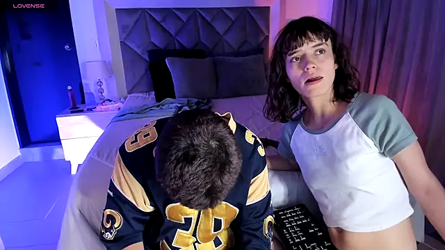 Brenda_Tina's cam snapshot