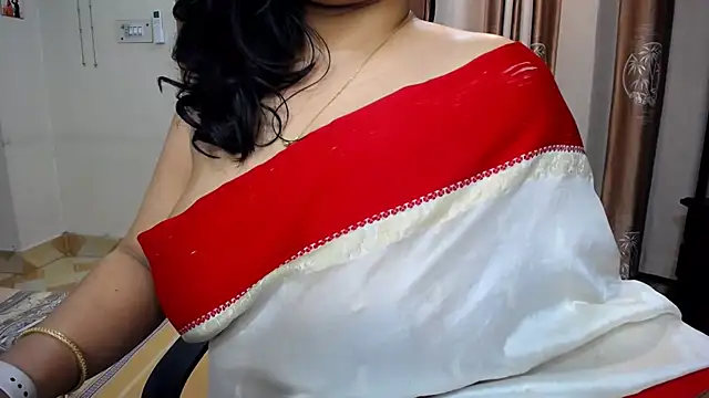 Hey__malabika's cam snapshot