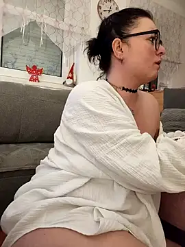 MiraCaramel's cam snapshot