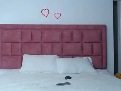 sweetsubmisaxox live sex cam