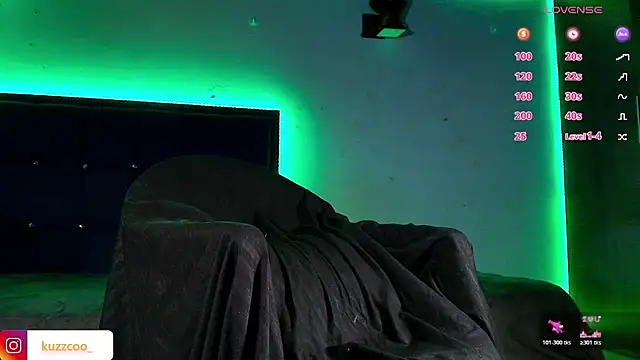 kuzzcoo live sex cam