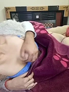 Cute-Zarina live sex cam