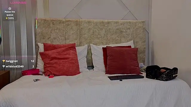 Tayra_Pradit live sex cam