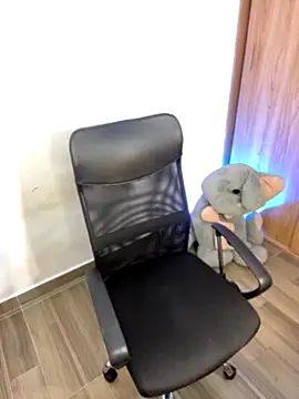 yeniffer_valens's cam snapshot