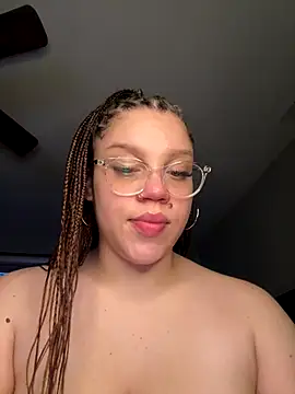 QueenNuttCollector live sex cam