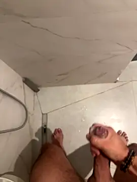 cagoulegrosse live sex cam