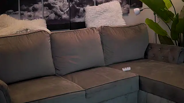 EllieRedd's cam snapshot