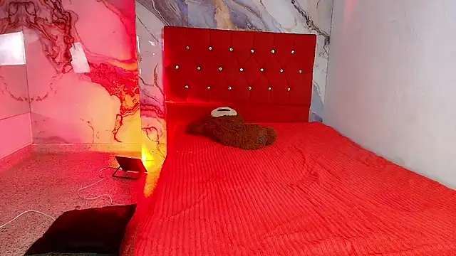 couple_lovelyds live sex cam