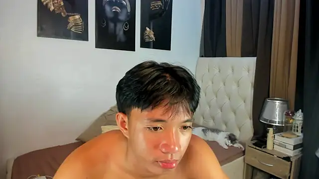 XloverXsiantwink live sex cam