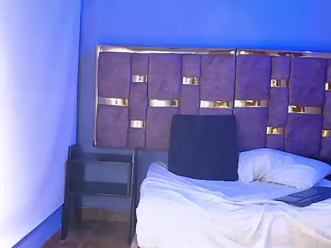 CATALINA_HIL9's cam snapshot