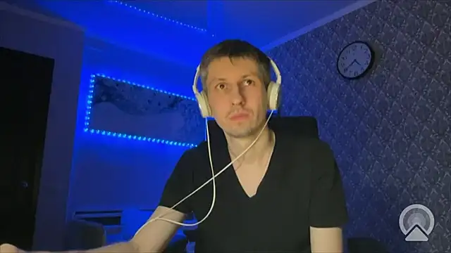 Aki-Laky live sex cam