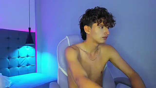 NicolasFerrer18 live sex cam