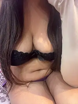 Curvy_Ambika's cam snapshot