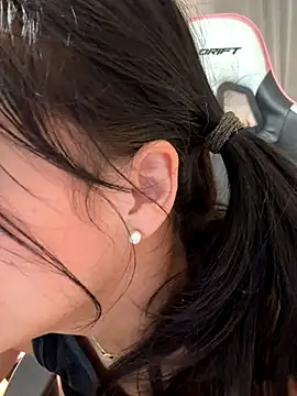 Adriennesexxx live sex cam