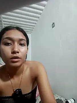 zara_fox44's cam snapshot