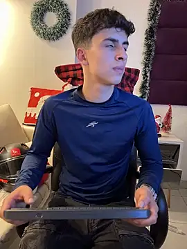 AdrianRinaldi live sex cam