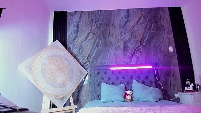 Alicee_Stonee_'s cam snapshot