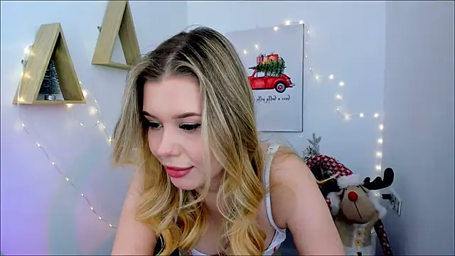 FollowLovee's cam snapshot