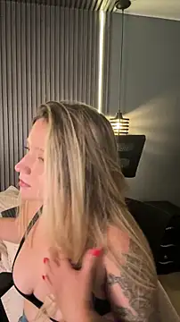 MiaPetit_'s cam snapshot