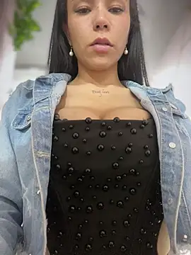 Naatalia live sex cam