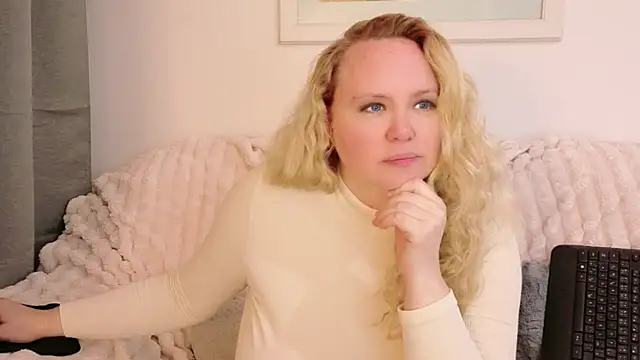 Sarah4you live sex cam