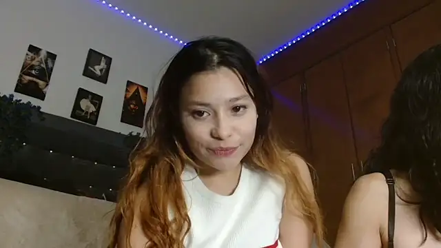 3littleschoolteens's cam snapshot