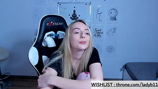 LadyBug11's cam snapshot