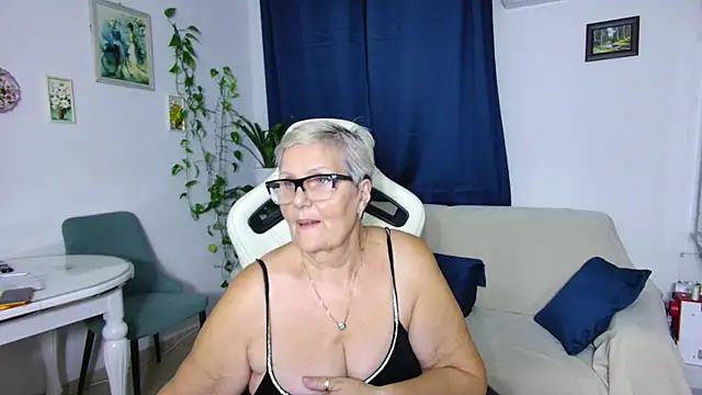 Selenna57 live sex cam