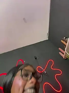 TIFFANYYSTAR's cam snapshot