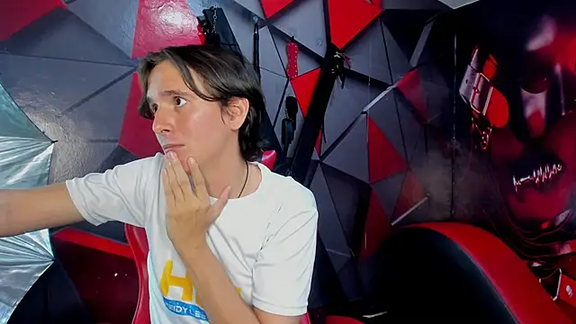 Aaron_LatinMen2's cam snapshot