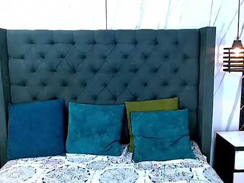 Foxter_'s cam snapshot