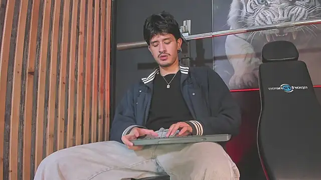 DimitriDeluxe's cam snapshot