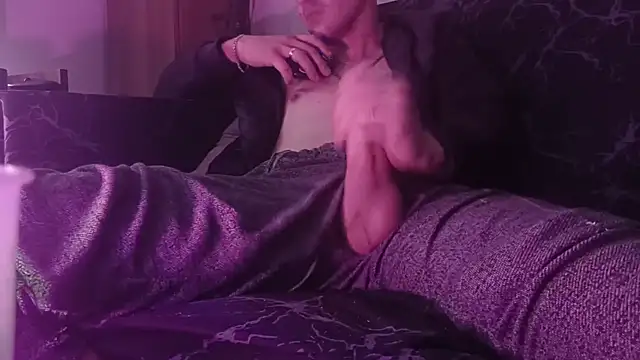 THOMMONSTER5299's cam snapshot