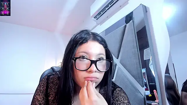 EvelynBlue's cam snapshot