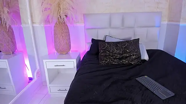 AlmaLopez_'s cam snapshot