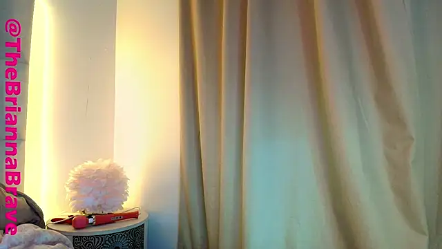 BriannaBrave live sex cam