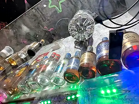 Nanybaker95 live sex cam