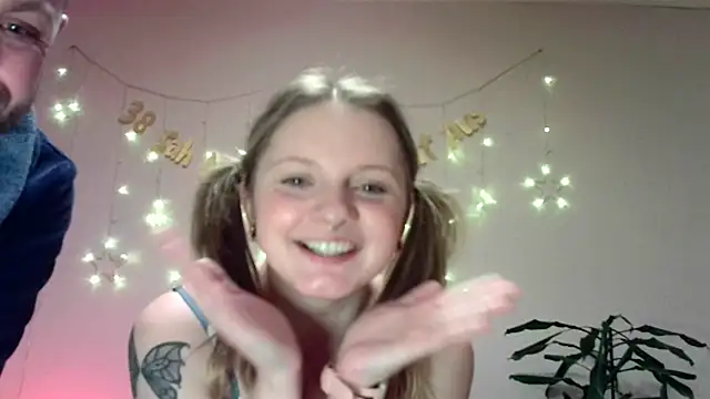 MichelleVibes18's web cam