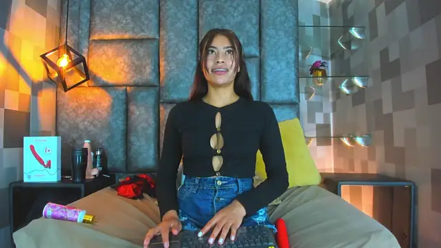 Emily_Mitchell's cam snapshot