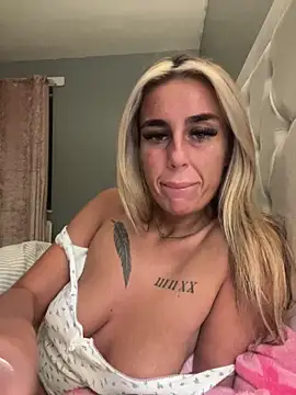 EllieMaeBaby's cam snapshot