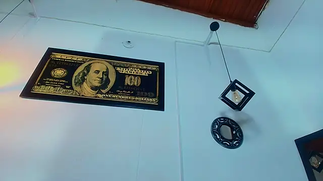 naomi_campbel_'s cam snapshot