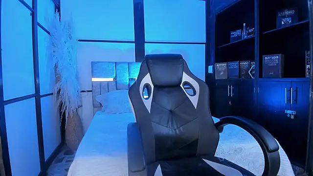 CatrinaVixxen's cam snapshot